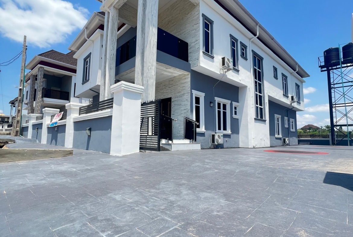 4 bedrrom duplex for sale