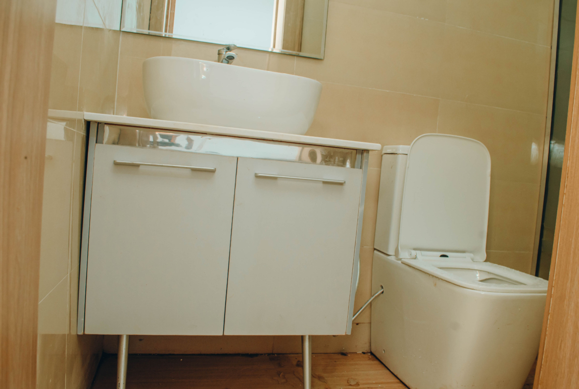 4 bedroom duplex for sale in kolapo ishola