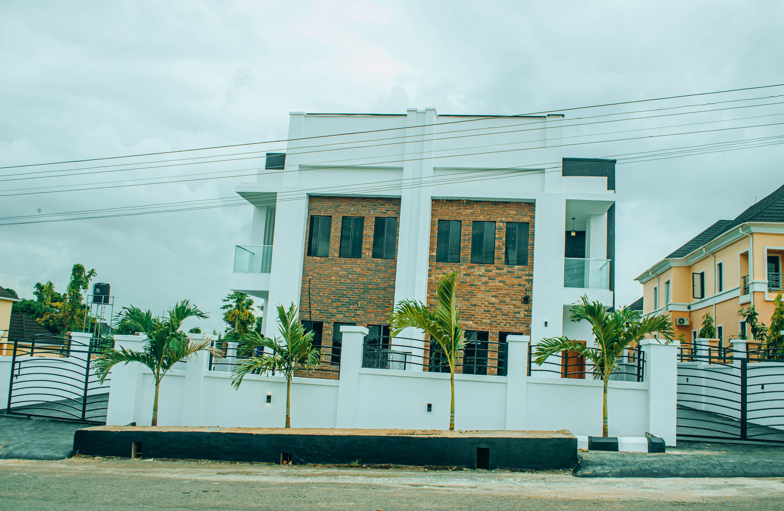 4 bedroom duplex for sale in kolapo ishola