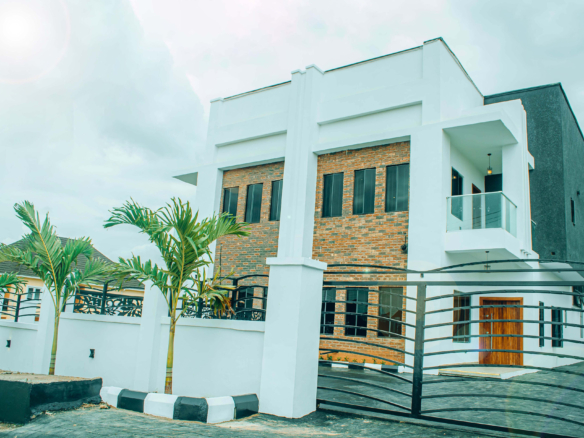 4 bedroom duplex for sale in kolapo ishola