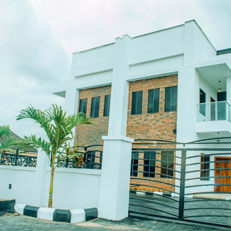 4 bedroom duplex for sale in kolapo ishola