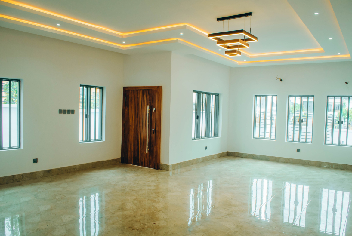 4 bedroom duplex for sale in kolapo ishola