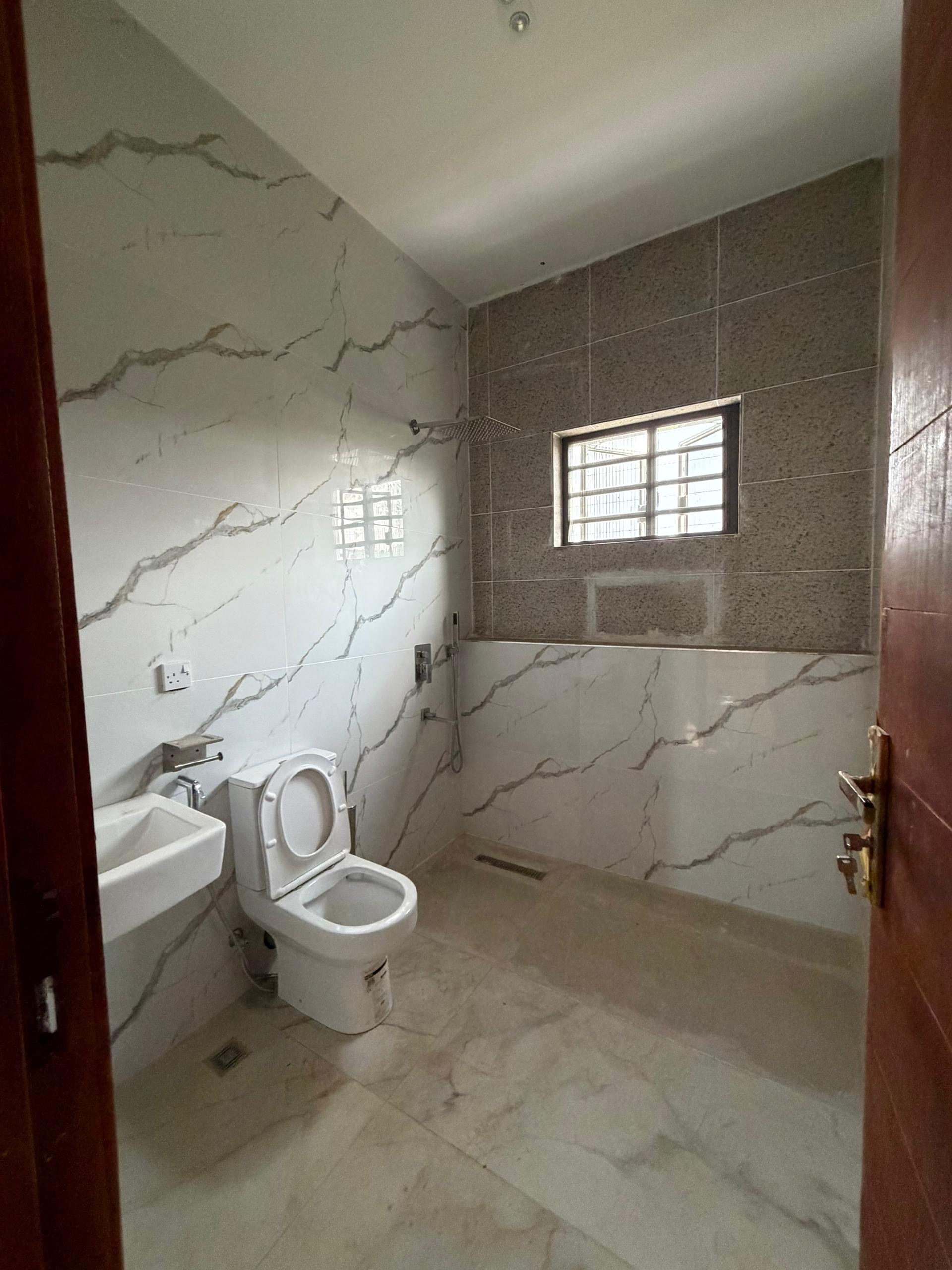 01c56d0e-be0f-4a59-b4b5-ef984c50b6cc