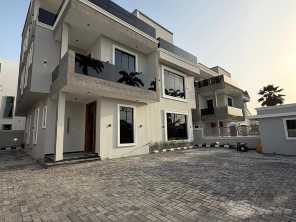 A detached 6 bedroom duplex with BQ and swimming pool